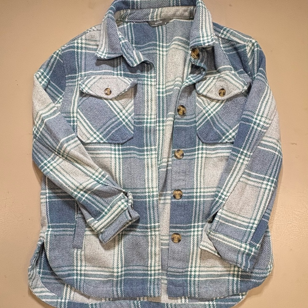 Cozy and trendy plaid shacket size small